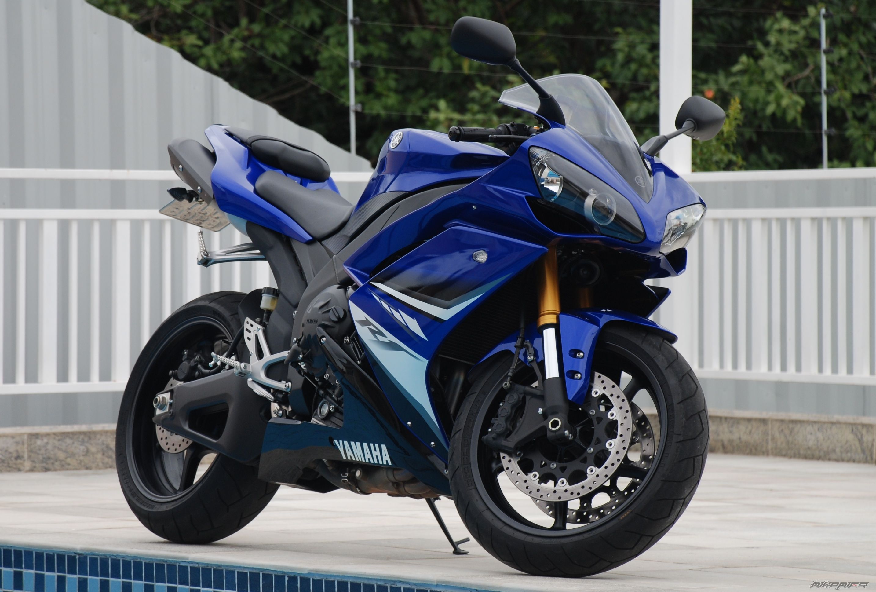 Yamaha YZF-R1